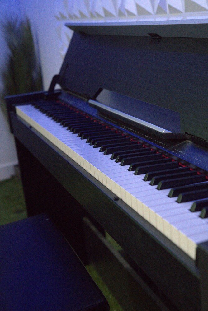 Piano digital sala producción